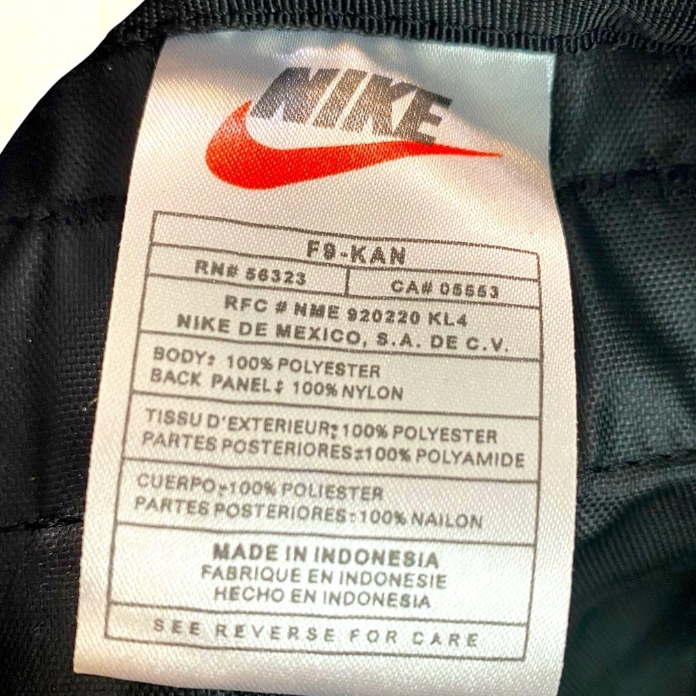 SOLD
NIKE RARE Olive Green Backpack preloved condition bag tote technical retro - Picture 8 of 13